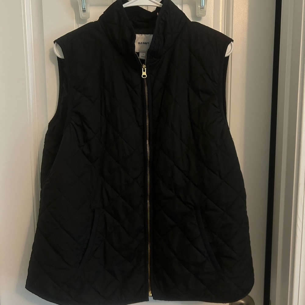 Old Navy Women's Dark Quilted Vest